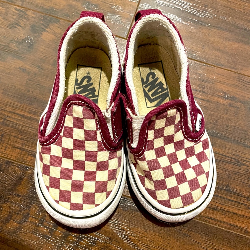 Vans slip on Checker in Maroon 5.5T GUC
